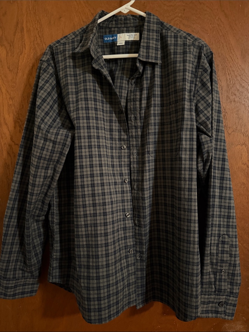 Old Navy Men's Gray and Blue Plaid Button-Down Shirt
